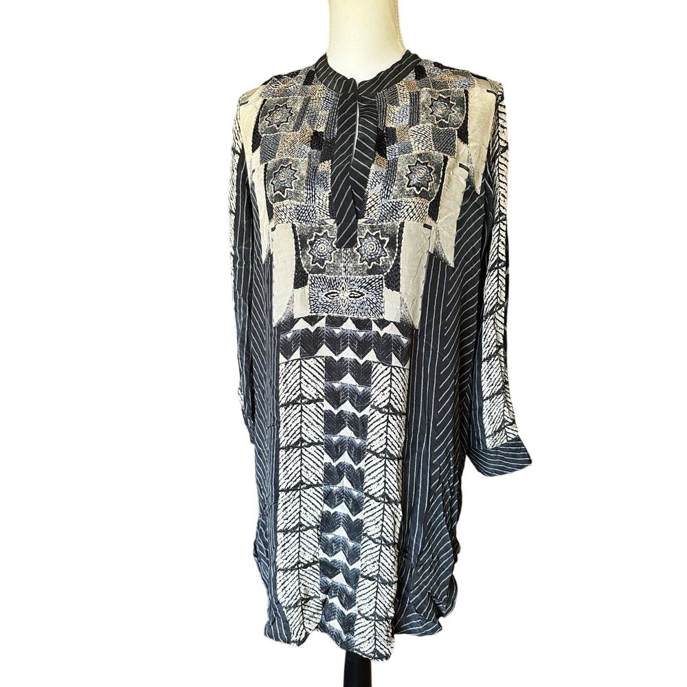 Tolani sz XS Embroidered‎ Grey Shirt Dress with Adjustable Sleeves